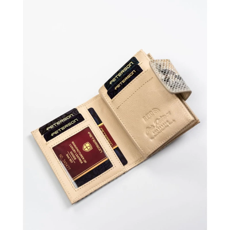 Portfel damski ze skóry naturalnej zamykany zatrzaskiem i biglem - Peterson