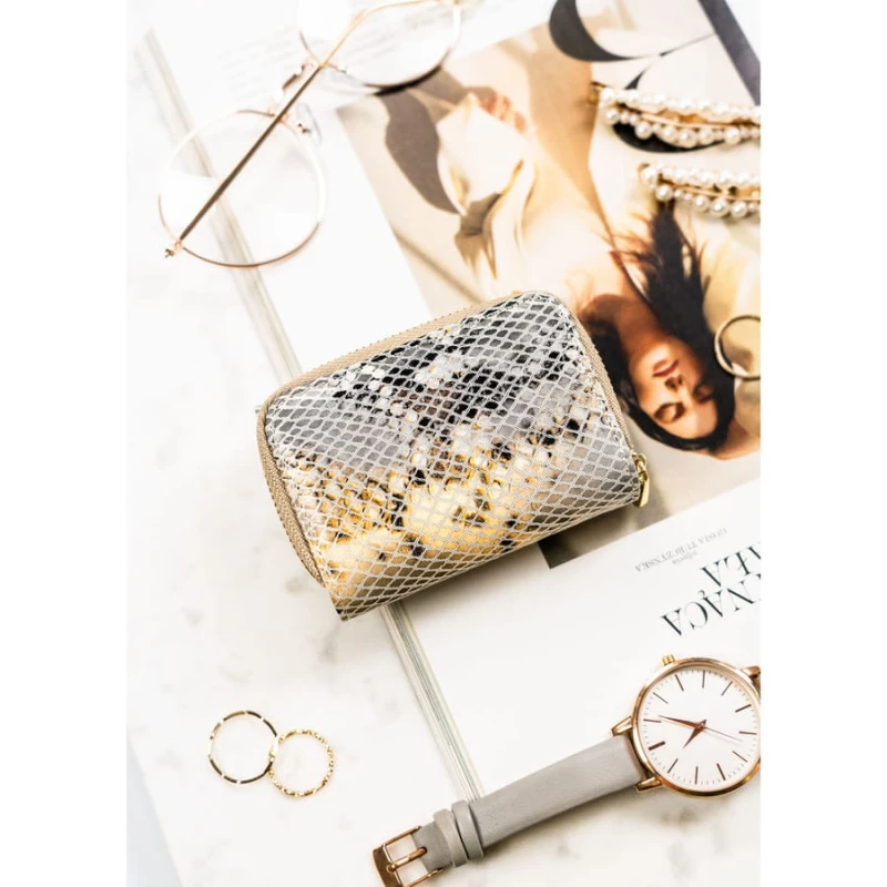 Mały portfel damski wykonany ze skóry naturalnej ze wzorem imitującym skórę węża - Peterson