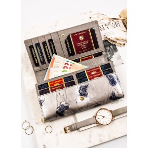 Pojemny portfel damski ze skóry naturalnej w srebrnym kolorze zamykany na zatrzask - Peterson