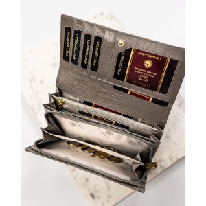 Pojemny portfel damski ze skóry naturalnej w srebrnym kolorze zamykany na zatrzask - Peterson