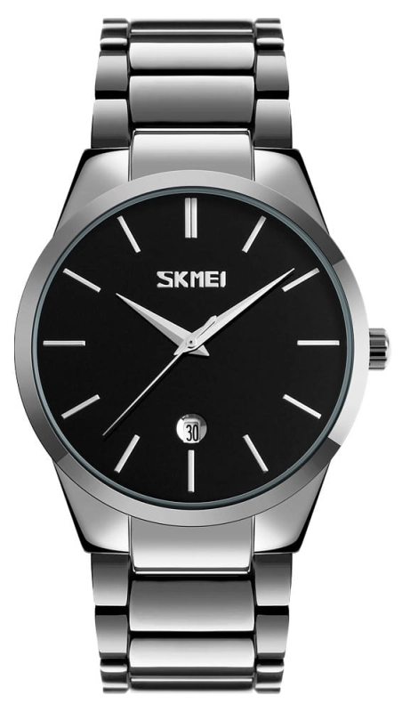 Zbliżenie na czarną tarczę zegarka Skmei 9140SIBK z srebrnymi indeksami.