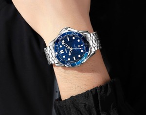 Zegarek Skmei 9276SISIBU na męskim nadgarstku – elegancki design.