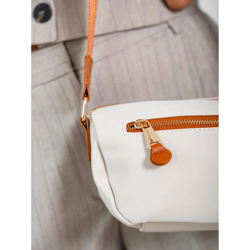 Nylonowa, lekka torebka damska w brązowo-beżowym kolorze - Peterson | listonoszka crossbody na ramię