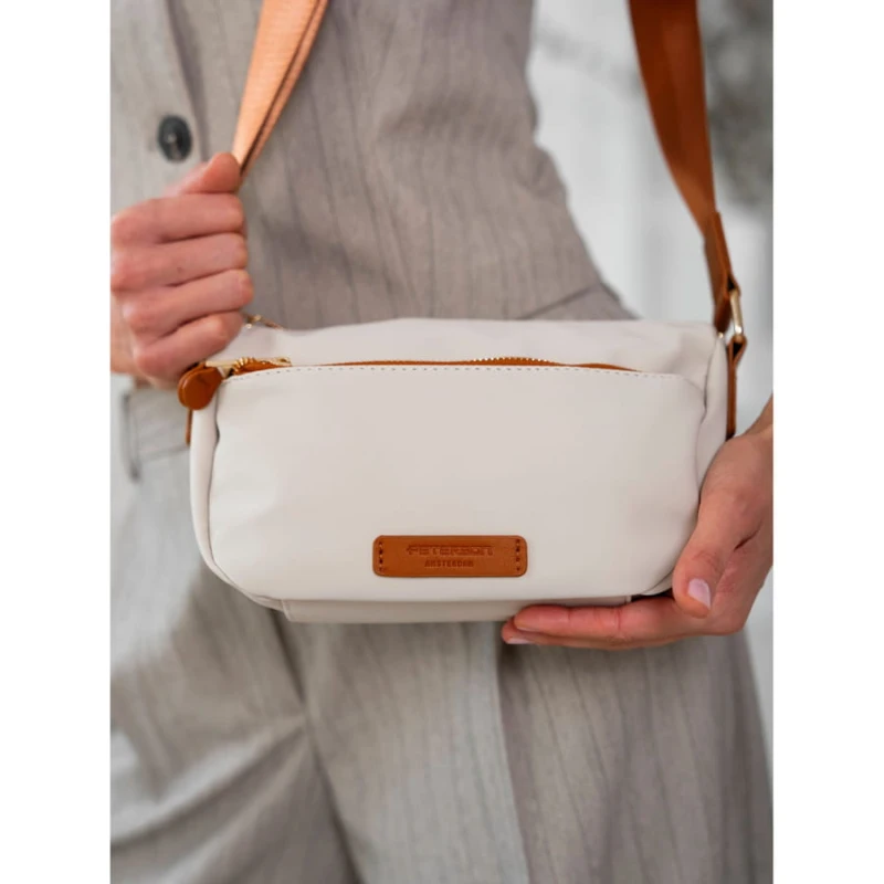 Nylonowa, lekka torebka damska w brązowo-beżowym kolorze - Peterson | listonoszka crossbody na ramię