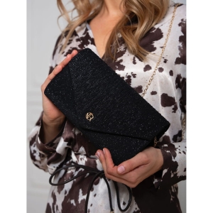Czarna kopertówka damska ze wzorem w jodełkę zawieszona na łańcuszku - Rovicky