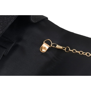 Czarna kopertówka damska ze wzorem w jodełkę zawieszona na łańcuszku - Rovicky