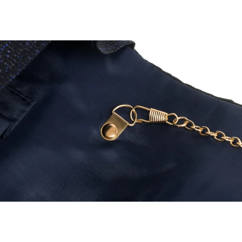 Brokatowa kopertówka damska w granatowym kolorze zawieszona na łańcuszku - Rovicky