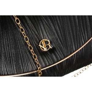 Czarna kopertówka damska ze skóry ekologicznej w prążki - Rovicky