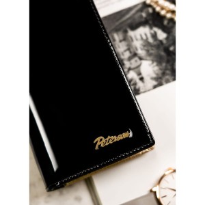 Duży, skórzany, pionowy portfel damski w czarnym kolorze zamykany na magnes - Peterson