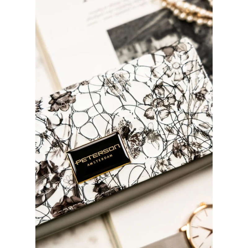 Poziomy portfel damski ze skóry naturalnej w kwiatowy, kolorowy wzór, zamykany na zatrzask - Peterson