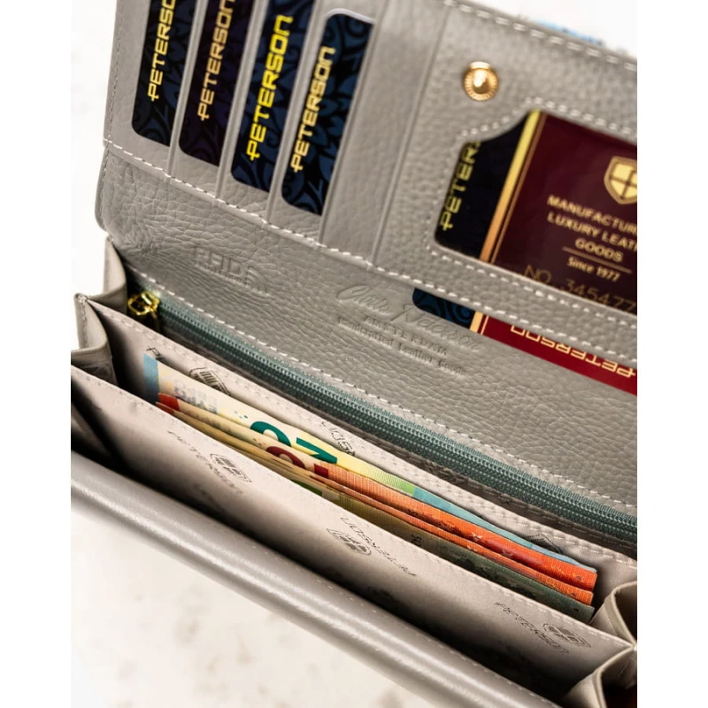 Portfel damski ze skóry naturalnej w kwiatowy wzór wyposażony w system RFID - Peterson