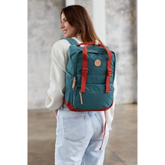 Pojemny plecak miejski w turkusowo-pomarańczowym kolorze z przegrodą na laptopa - Himawari