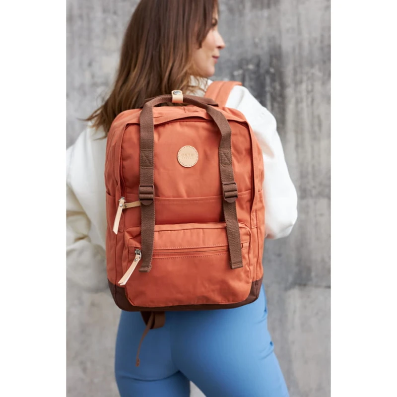 Pomarańczowo-brązowy plecak miejski zamykany suwakami - Himawari