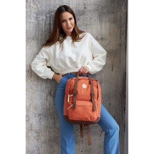 Pomarańczowo-brązowy plecak miejski zamykany suwakami - Himawari