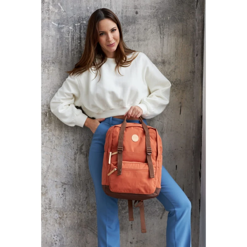 Pomarańczowo-brązowy plecak miejski zamykany suwakami - Himawari