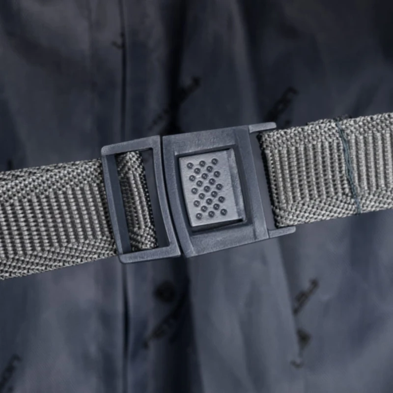 Mała walizka kabinowa z miękkiego materiału poliestrowego w niebiesko-czerwonym kolorze - Peterson