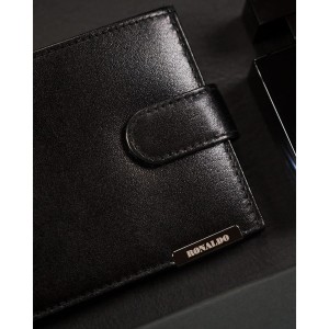 Czarny, poziomy, pojemny portfel męski ze skóry naturalnej zamykany zatrzaskiem - Ronaldo