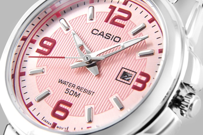 Tarcza zegarka Casio LTP-1314D-5AVDF zbliżenie