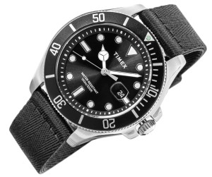 Detal obrotowego bezela zegarka TIMEX Harborside Coast TW2W62600