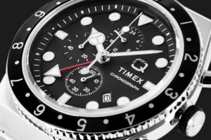 „elegancki zegarek męski TIMEX ze stalową kopertą i mineralnym szkiełkiem”