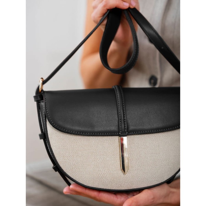 Stylizacja z listonoszką crossbody Peterson – look casual/elegancki