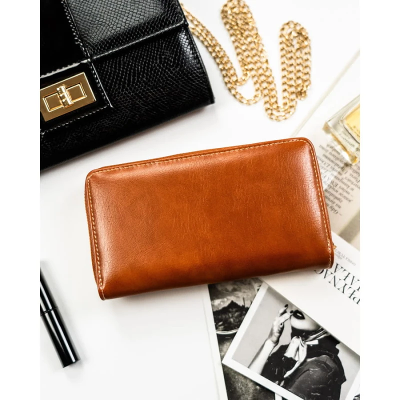 Brązowy, pionowy portfel damski ze skóry ekologicznej zamykany na zatrzask i suwak - Peterson