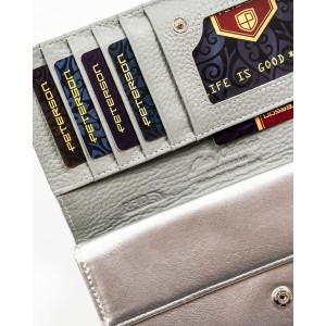 Wielokolorowy portfel damski w orientacji poziomej zamykany na zatrzask - Peterson