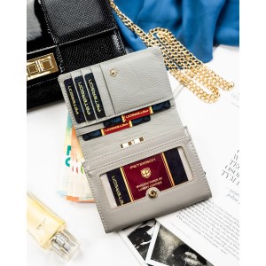 Zielony portfel damski ze skóry naturalnej z systemem RFID ozdobiony kwiatowym wzorem - Peterson