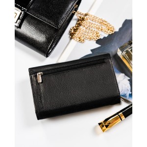 Skórzany, pojemny portfel damski w czarnym kolorze wyposażony w system RFID - Rovicky