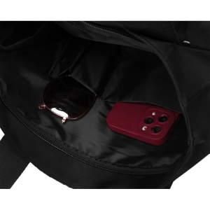 Widok wnętrza – duża komora z kieszeniami