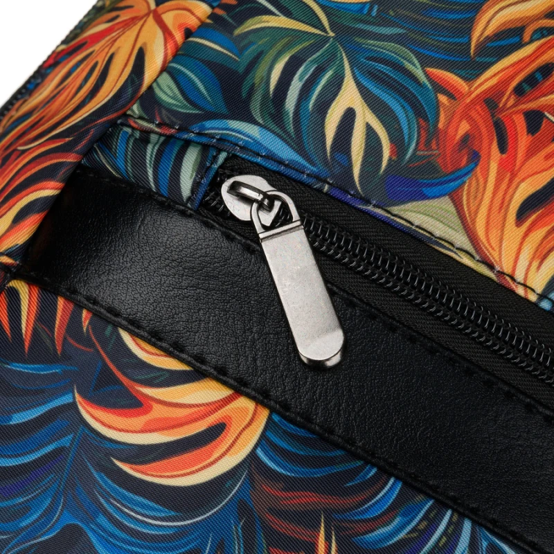 Wzorzysty, miejski plecak damski zawieszony na regulowanych szelkach - Rovicky