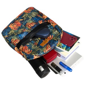 Wzorzysty, miejski plecak damski zawieszony na regulowanych szelkach - Rovicky