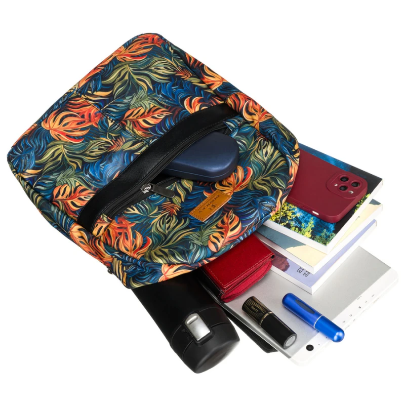 Wzorzysty, miejski plecak damski zawieszony na regulowanych szelkach - Rovicky