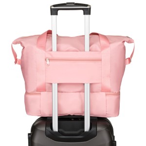 Różowa torba weekendowa z wytrzymałego poliestru zawieszona na wygodnych uchwytach - Peterson