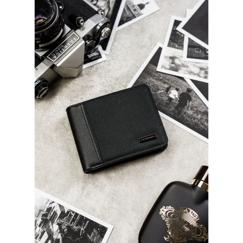 Czarny, kompaktowy portfel męski wykonany ze skóry ekologicznej - Peterson