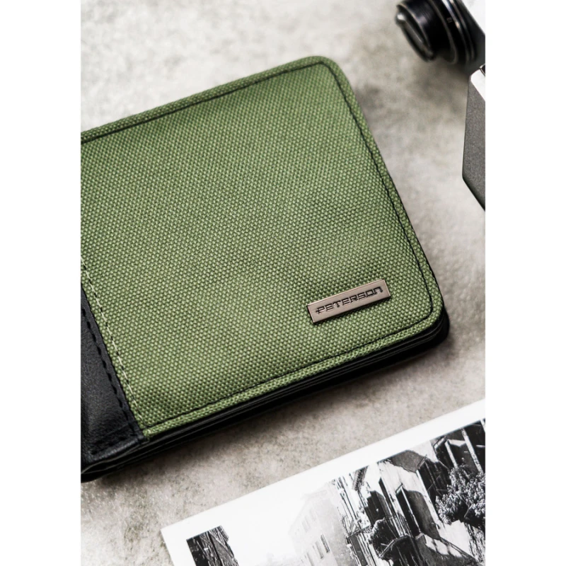 Zielono-czarny portfel męski wykonany ze skóry ekologicznej, model z systemem RFID - Peterson