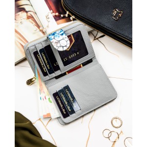 Pojemny, białoniebieski portfel damski ze skóry naturalnej z systemem RFID - Peterson