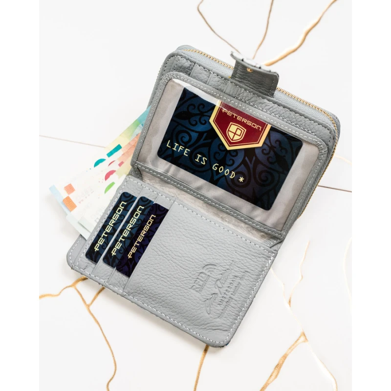 Pojemny, białoniebieski portfel damski ze skóry naturalnej z systemem RFID - Peterson