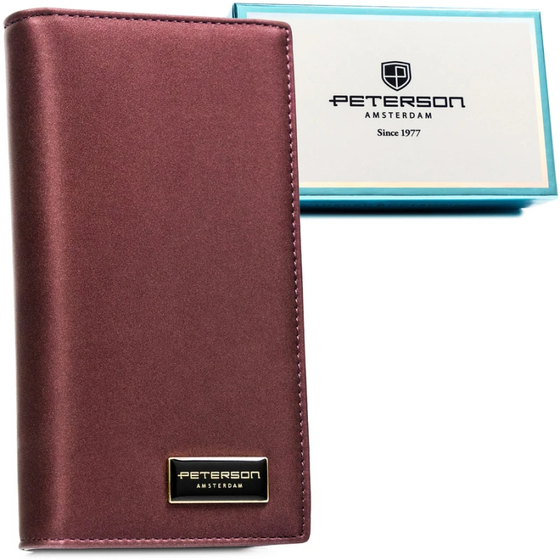 Portfel damski ze skóry naturalnej i ekologicznej w fioletowym kolorze zamykany na magnes i suwak - Peterson