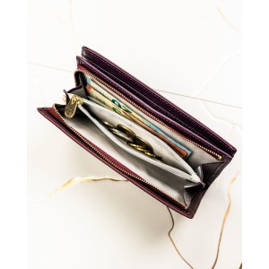 Portfel damski ze skóry naturalnej i ekologicznej w fioletowym kolorze zamykany na magnes i suwak - Peterson