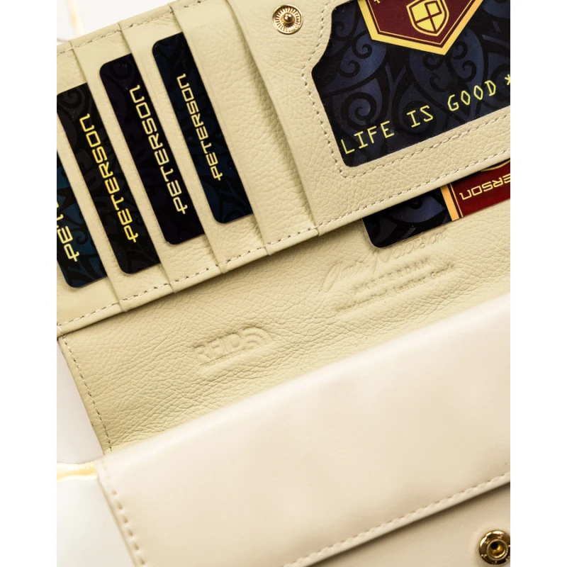 Elegancki portfel damski w kwiaty wykonany ze skóry naturalnej i ekologicznej zamykany zatrzaskiem - Peterson