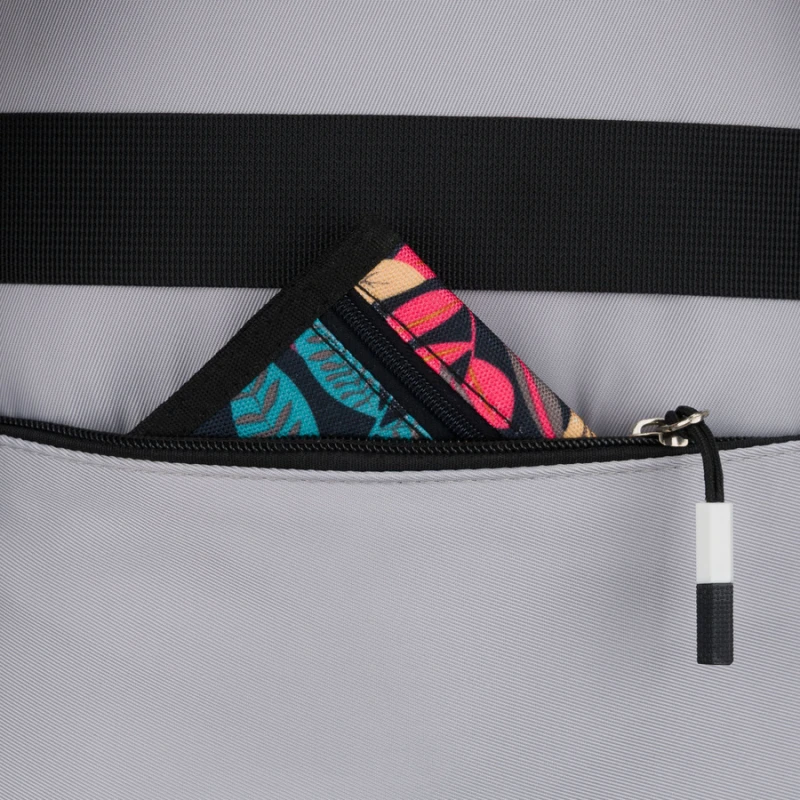 Białoczarny plecak szkolny z poliestru z poręczną dodatkową saszetką - Peterson