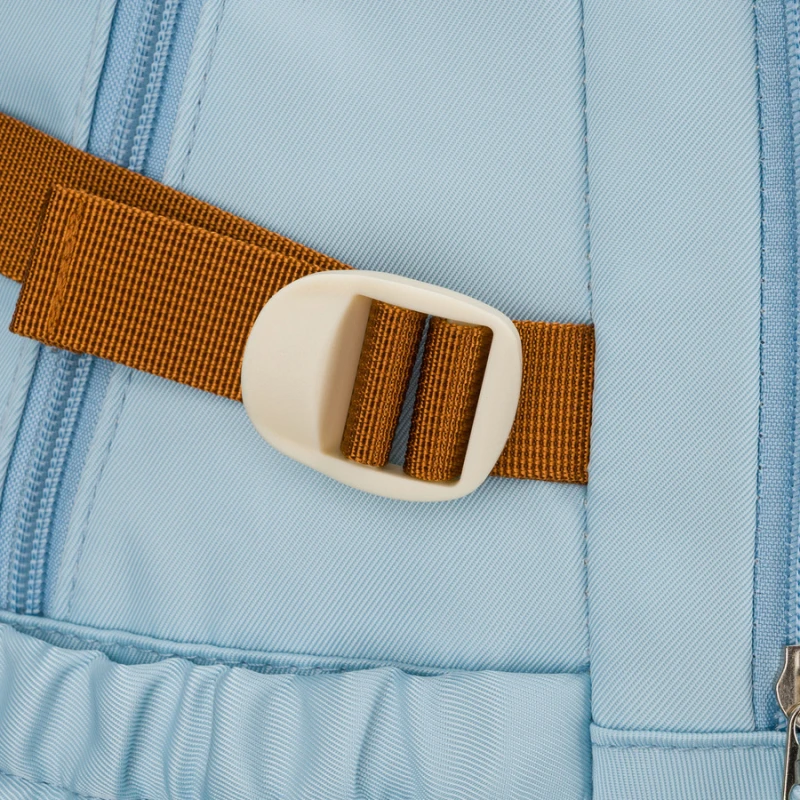 Plecak szkolny z poliestru w błękitnym kolorze zawieszony na regulowanych szelkach - Peterson