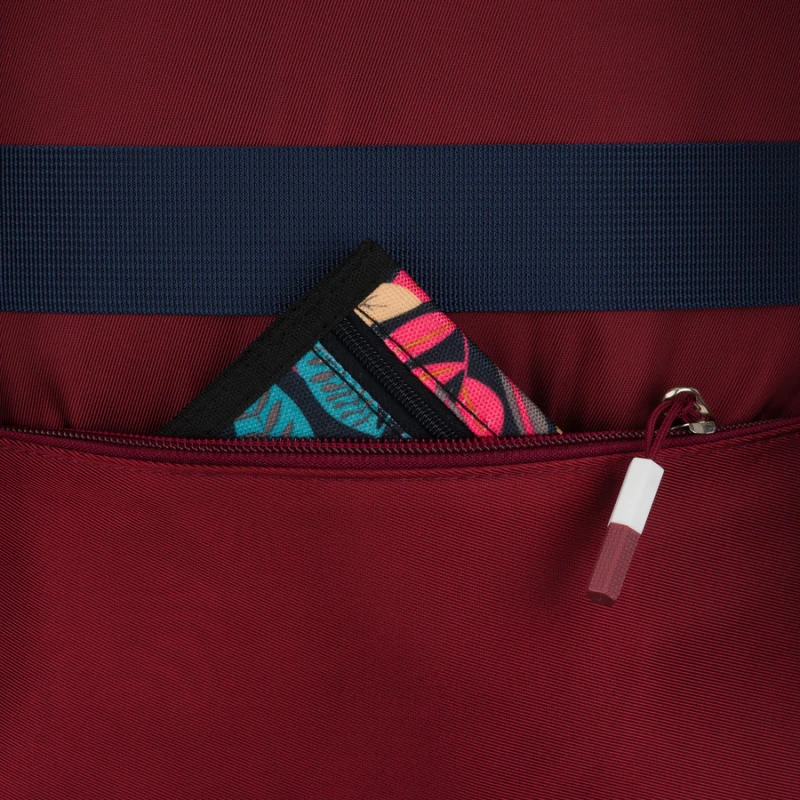 Bordowy plecak szkolny z poliestru wyposażony w boczne pasy kompresyjne - Peterson