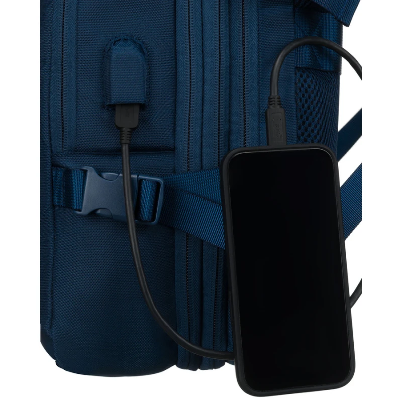 Port USB w plecaku Peterson – widok z boku