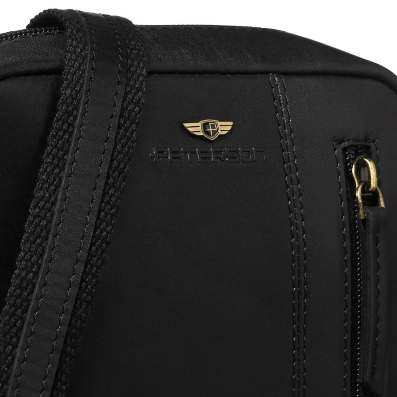 Czarna listonoszka męska ze skóry naturalnej zamykana suwakiem - Peterson