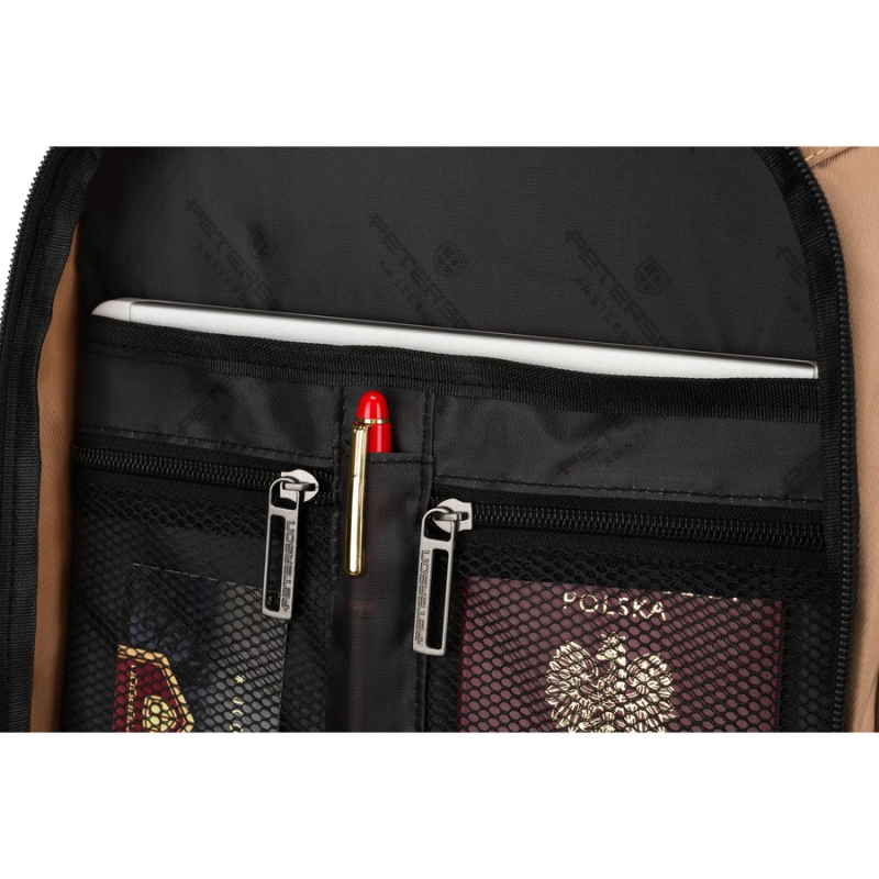 Plecak podróżny z poliestru w beżowym kolorze, zawieszony na oddychających szelkach - Peterson