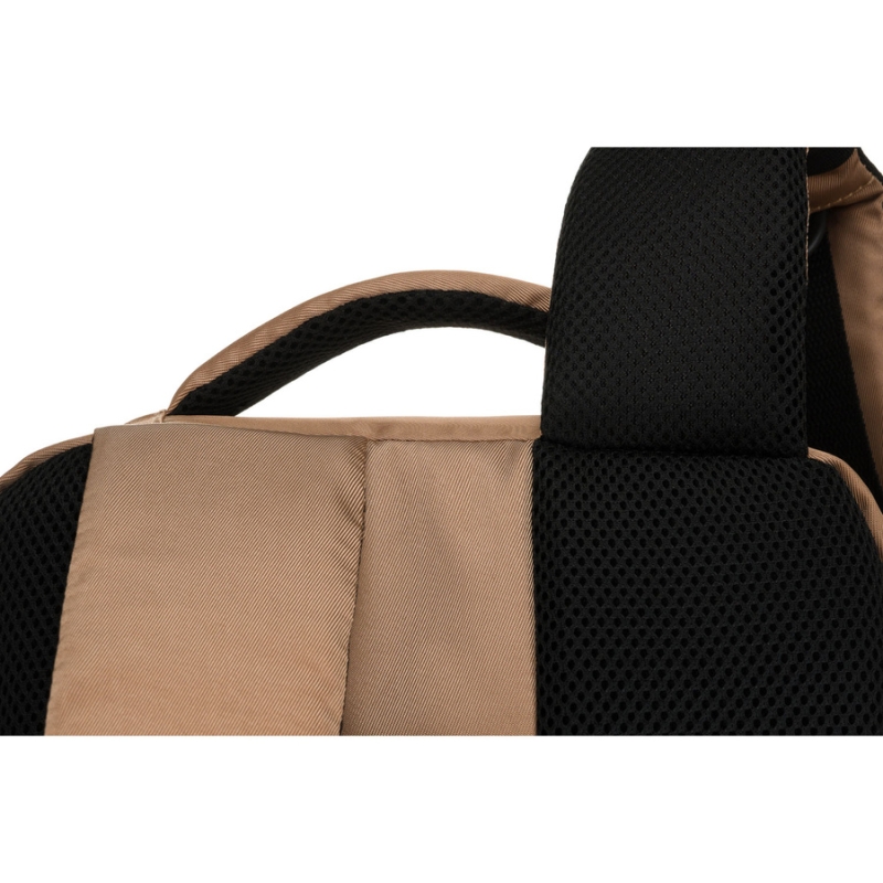 Plecak podróżny z poliestru w beżowym kolorze, zawieszony na oddychających szelkach - Peterson