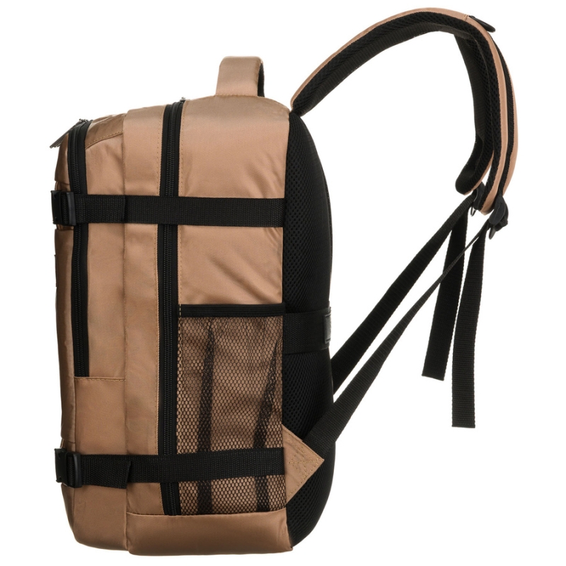 Plecak podróżny z poliestru w beżowym kolorze, zawieszony na oddychających szelkach - Peterson