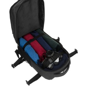 Pojemny, podróżny i czarny plecak z poliestru idealny na bagaż podręczny - Peterson